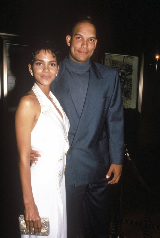 Halle Berry et son époux de l'époque David Justice en 1995