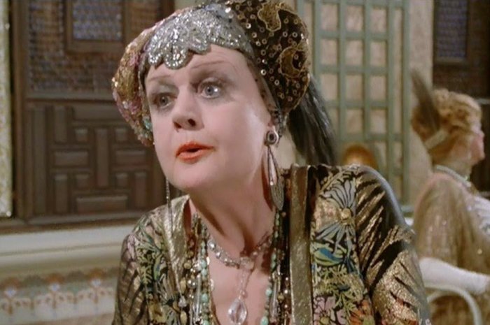 Angela Lansbury dans le film Mort sur le Nil en 1978