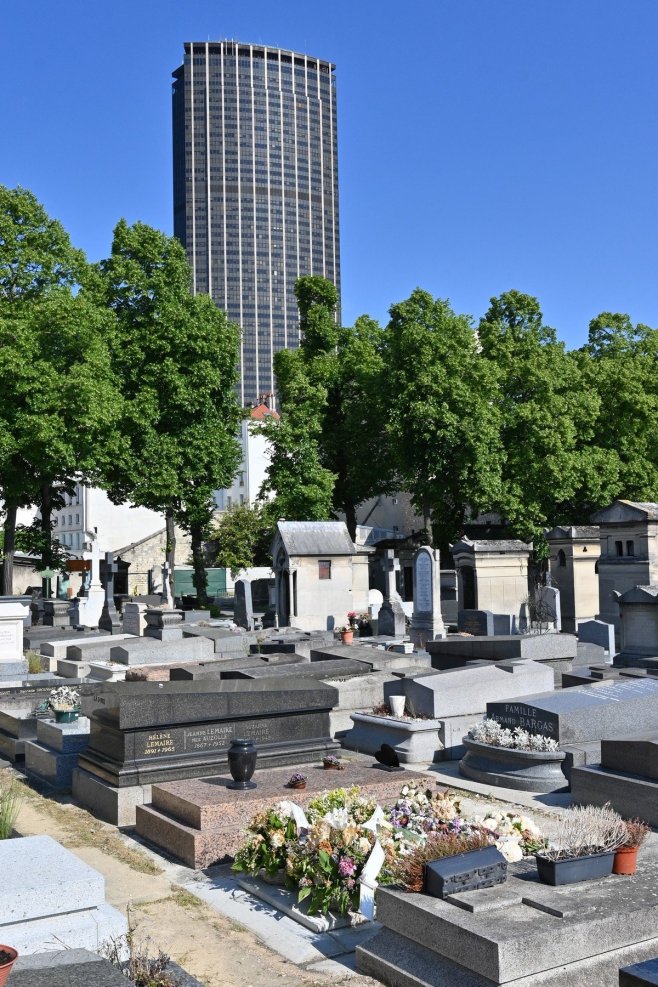 Le chanteur a été enterré au cimetière du Montparnasse