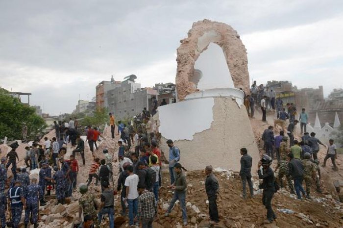 La tour historique de Dharhara après le séisme