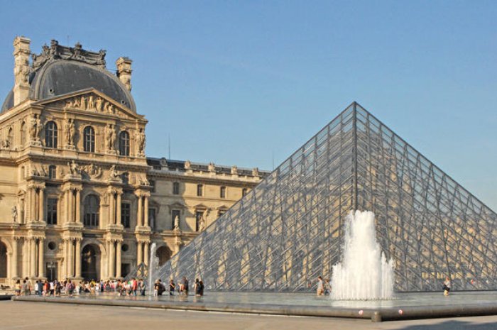 3. Musée du Louvre