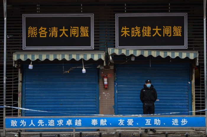 La devanture du Huanan Seafood Wholesale Market, le marché aux fruits de mer de Wuhan.
