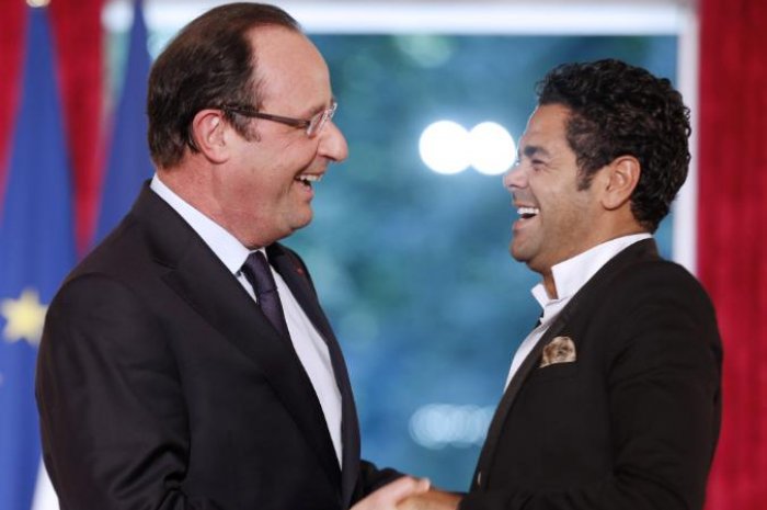 En 2013, François Hollande remet le prix de l'audace artistique et culturelle à Jamel Debbouze