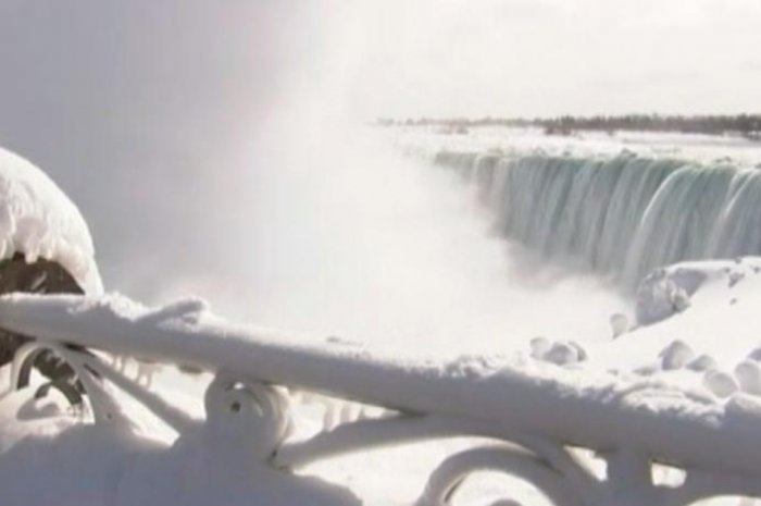 Les chutes du Niagara gelées