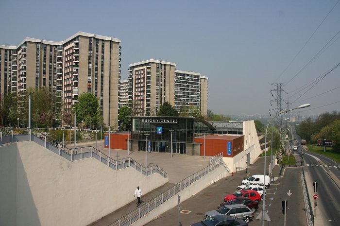 La Gare de Grigny-Centre, à Grigny (Essonne)