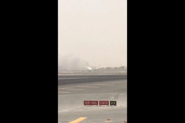 L'avion a atterri en catastrophe à l'aéroport de Dubaï