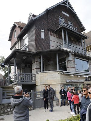 La villa des Macron s'appelle "Monejean"