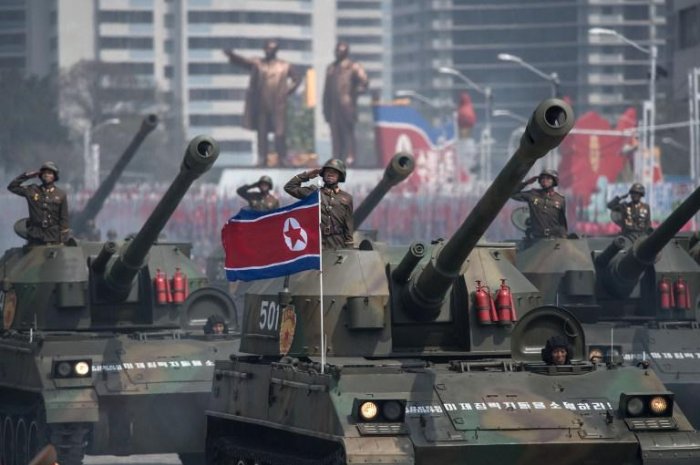 Le défilé militaire à Pyongyang
