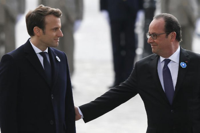 François Hollande "sera toujours à côté de lui"