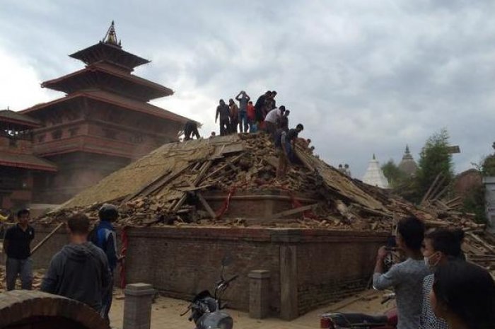 La place du Durbar à Katmandou après le séisme