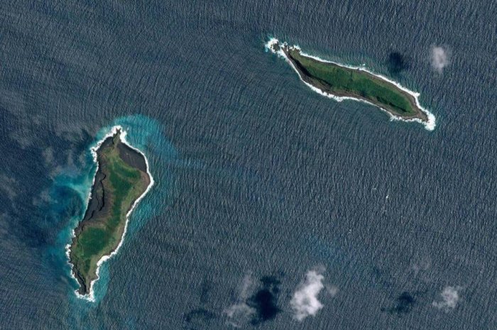 L'image satellite avant l'apparition de l'île