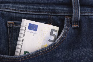 La combine du billet de 5 euros : une astuce simple et efficace pour faire des economies 