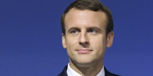 Un retraité en garde à vue pour avoir fait des doigts d'honneur à Emmanuel Macron