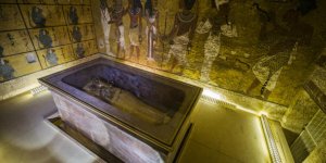 Une chambre secrète a-t-elle été découverte dans la tombe de Toutankhamon ? 