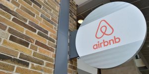 Airbnb : une famille française se retrouve dans l'appartement d'un néonazi