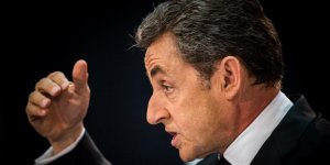 Nicolas Sarkozy se moque des Français face à lui dans DPDA