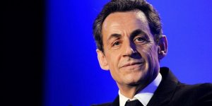 Grexit : Nicolas Sarkozy change son fusil d’épaule