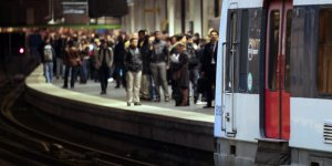 Paris : une femme accouche dans le RER A