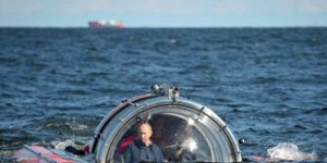Vladimir Poutine sur les traces d'un naufrage à bord d’un sous-marin