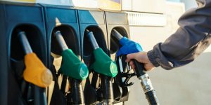  Pourquoi les prix du carburant s’envolent en plein été ? 