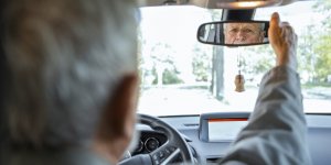  Permis de conduire : la France refuse l'idée d'un examen médical pour les conducteurs âgés 