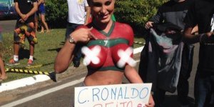 Quand la Miss Fesse Brésil souhaite la bienvenue à Cristiano Ronaldo