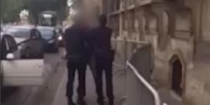 VIDEO Paris : un policier, ivre, dérape violemment devant ses collègues