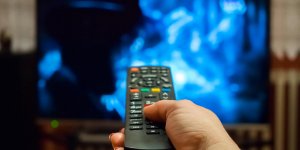 Qu'est-ce que l'IPTV, cette astuce pour regarder (beaucoup) moins cher toutes les chaînes payantes du monde ?