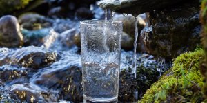 Sécheresse : les eaux minérales sont-elles en voie de disparition ? 