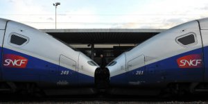 Le gouvernement défend la hausse des prix de la SNCF