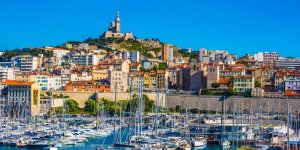 Marseille : en terrasse, elles assistent à un viol en plein jour