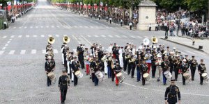 VIDEO. Défilé militaire du 14 juillet : quand l'armée française reprend... Daft Punk ! 
