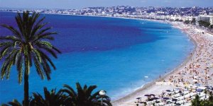 Cannes : le maire décide d'interdire le port du burkini sur les plages