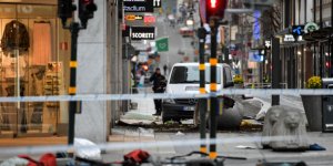 Camion qui fonce sur la foule en Suède : le mode opératoire des terroristes qui se généralise 