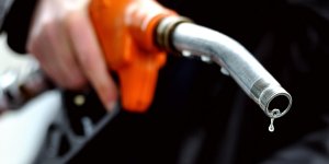 Le gouvernement annonce une hausse de deux centimes par litre pour le diesel