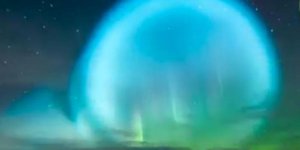 PHOTO Une mystérieuse bulle bleue fait son apparition dans le ciel
