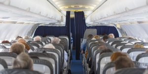 Incident du Boeing 737 Max : comment un avion peut-il voler avec une porte en moins ?