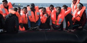 Migrants de l’Aquarius : pourquoi ils pourront quand même demander l’asile en France