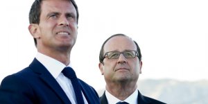 Manuel Valls présente la démission de son gouvernement à François Hollande 