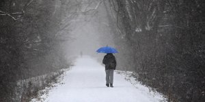 Météo : neige et pluies verglaçantes attendues dans 35 départements