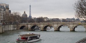 Crise du logement : les ponts parisiens bientôt habités ?