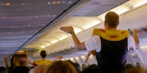 Air France : Hôtesses, pilotes… Mais combien sont-ils vraiment payés ?