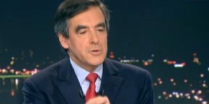 Pressions sur l'Elysée : François Fillon "accuse de mensonge" Jean-Pierre Jouyet