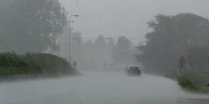 Météo : 15 départements en vigilance vent, orages et inondations ce mercredi