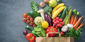 Pesticides : les fruits et légumes qui en contiennent le moins