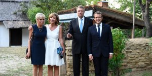 Champagne et décapotable : les détails (un peu) bling-bling des Macron 