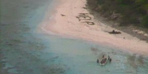 EN IMAGES Le sauvetage spectaculaire de marins échoués sur une île déserte