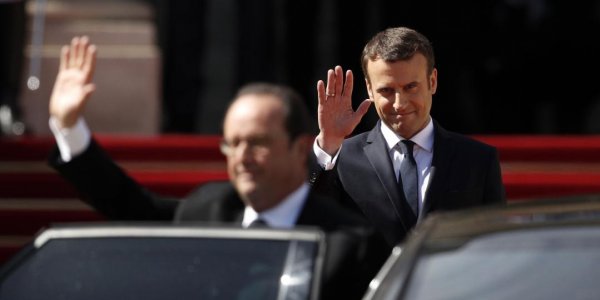 Passation de pouvoir entre Hollande et Macron : les moments qu'il ne fallait pas rater