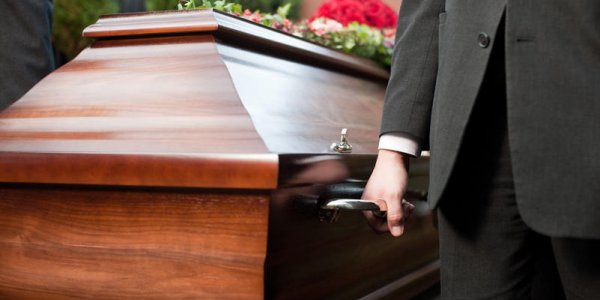Un enfant est-il dans l'obligation de payer les obsèques de ses parents ?