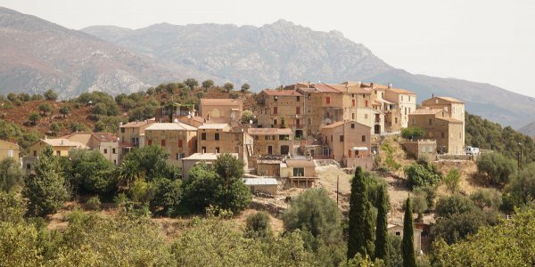 En Corse, un diacre soupçonné de tenir une "maison de retraite clandestine"